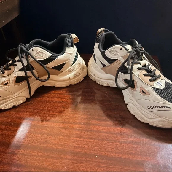 Steve Madden Earth Tone Tennis Shoes - Size 9.5 - Picture 4 of 5